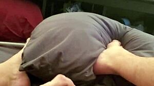 Küçük Sikim Elle Okşanıyor Sert Pompa