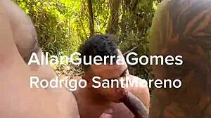 Moji študenti mi pomáhajú s tatami na tréning!