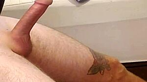 Girlfriend Gives Amazing Blowjob In Homemade Video