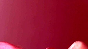 Geile Schlampe bettelt um harten Arschfick und Mundsperma