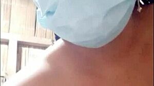 Mi Madrastra Se Entrega Mostrando Tetas Naturales y Vagina