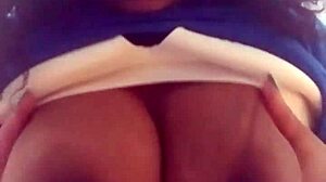 Trdo jebanje s črpalko za pičko za kurbo rjavolasko Angelo