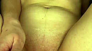 Masturbating pussy close-up day 42 😍