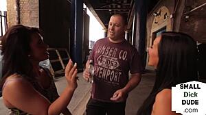 Britiska CFNM-tjejer förnedrar kille med mikro kuk!