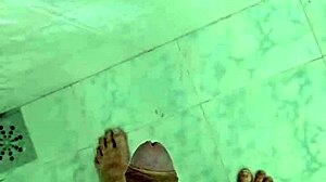 Hey, duşta 31 çekerken beni izlemek ister misin?