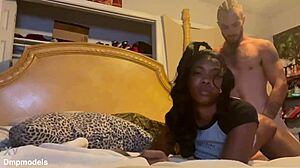 डर्टीमौफपीस, वाइल्ड वेबकैम शो के लिए झुक जाओ!