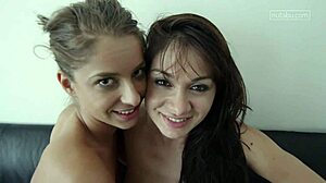 Presley Hart dykker inn i lesbisk rumpeleking og leketøyslek