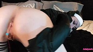 Адалинкс - Монахиња истражује дивље аналне авантуре