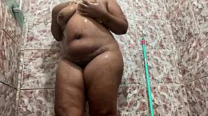 Giant ass ebony twerks hard to funk beat!