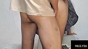 لو شافني بعزل، هيشارك؟ 😈