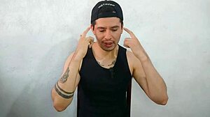 I convinced my married friend to suck my 20cm cock at work.