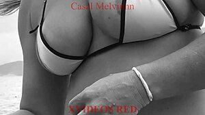 MINHA ESPOSA FAZENDO XIXI NA PRAIA UM BEM COMPRIDO!