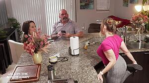 Фрея фон Дум соблазняет отчима в дикой запретной акции!