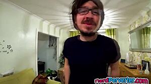 Voluptuous UK bitch, wanna suck this nerd's dong?