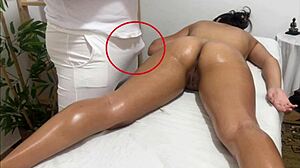 Incroyable ! Je filme une femme mariée qui me touche pendant un massage tantrique !