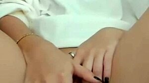 Morena Gostosa Exibindo A Buceta