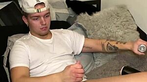 hot sends video to fuck buddy: jerk off to this cumshot?