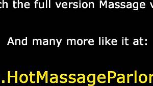 Massage-Babe bläst und wichst für krassen Cumshot!