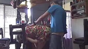 Шпионская камера застукала жену, трахающуюся с 18-летним соседом втайне