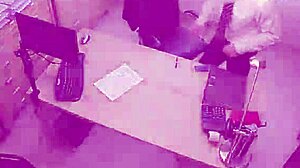 亚历克斯·布莱克斯的漂亮屁股通过公共性爱获得贷款