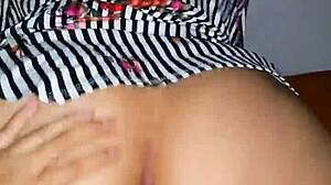 fiesta en mi casa compa�era del trabajo finge no sentir mi verga pero s�lo queria que la chimara secretaria chapina