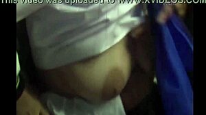 日本の美女、指マン見たい？ 毛だらけの激しい4Pバン前にね