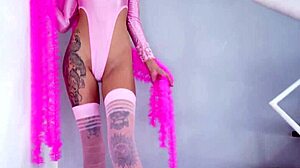 حفلة نيك لارينا سمولز في الذكرى العشرين مع 7 شباب