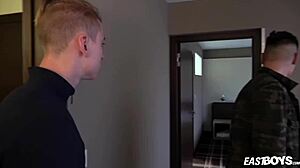 Джаред и Каспер делят сырой безпрезервативный трах в машине