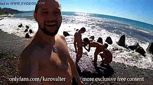 Dışarıda üç adamla anal sikilen genç 18+ kız profesyonel pickup