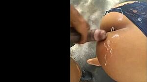 ebony girl wants sex on the car