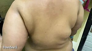 嫂子提供洗澡机会，自制屁股大戏！