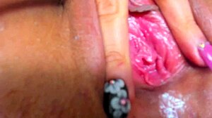 Squirting dalla figa aperta! 💦