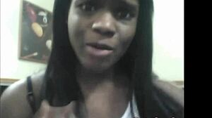 Сборник девчонок обсуждает девственность на сырой вебкамере