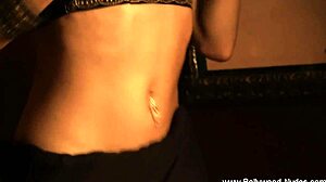 Indian milf shows arousing dance moves for amateurs. 💃