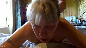 Fuck buddy takes housewife from behind in doggystyle!