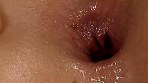 Горячая русская офицерша разорвана двойным проникновением на работе!