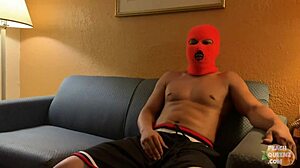 Peach Queenz Shines in Amateur Couch Casting with Wild Interracial Squirting