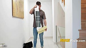 Curvy gym babe with big tits works out hard! 💪