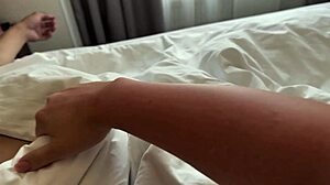 pregnant blonde milf gets morning creampie! 😍