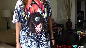 susie clove spreads her holes wide open for you