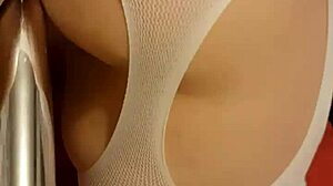 Girlfriend uses dildo toy in amateur mature session