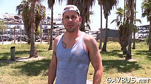 Gej hunk puši i jebe, to me izluđuje!