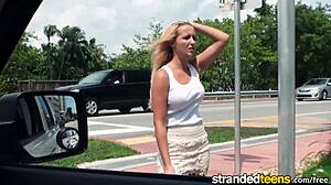 Dakota Skye, varada, se pone salvaje en acción hardcore en Mofos