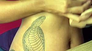 mais um corninho na minha mao, goza vai seu safado da leitinho que ta com a boca aberta ja