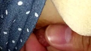 Femme japonaise aux tétons hypersensibles!