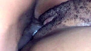 Človek, moja sramežljiva 18-letna sostanovalka je ravno vzela moj velik kurac, dokler nisem prišel povsod!