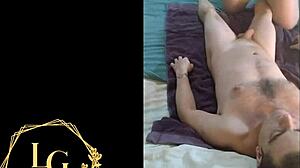 Belle-m�re potel�e suce et avale mon sperme apr�s massage europ�en.