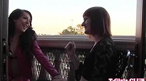 Yo, tjek disse smukke tranny par rider legetøj som proer!