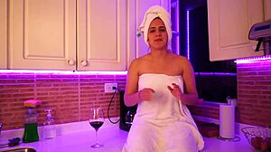 Hot babe have an interview and gets horny