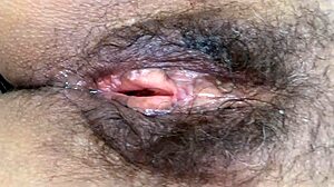 rad pokažem svojo veliko dlakavo pičko pred in po jebanju